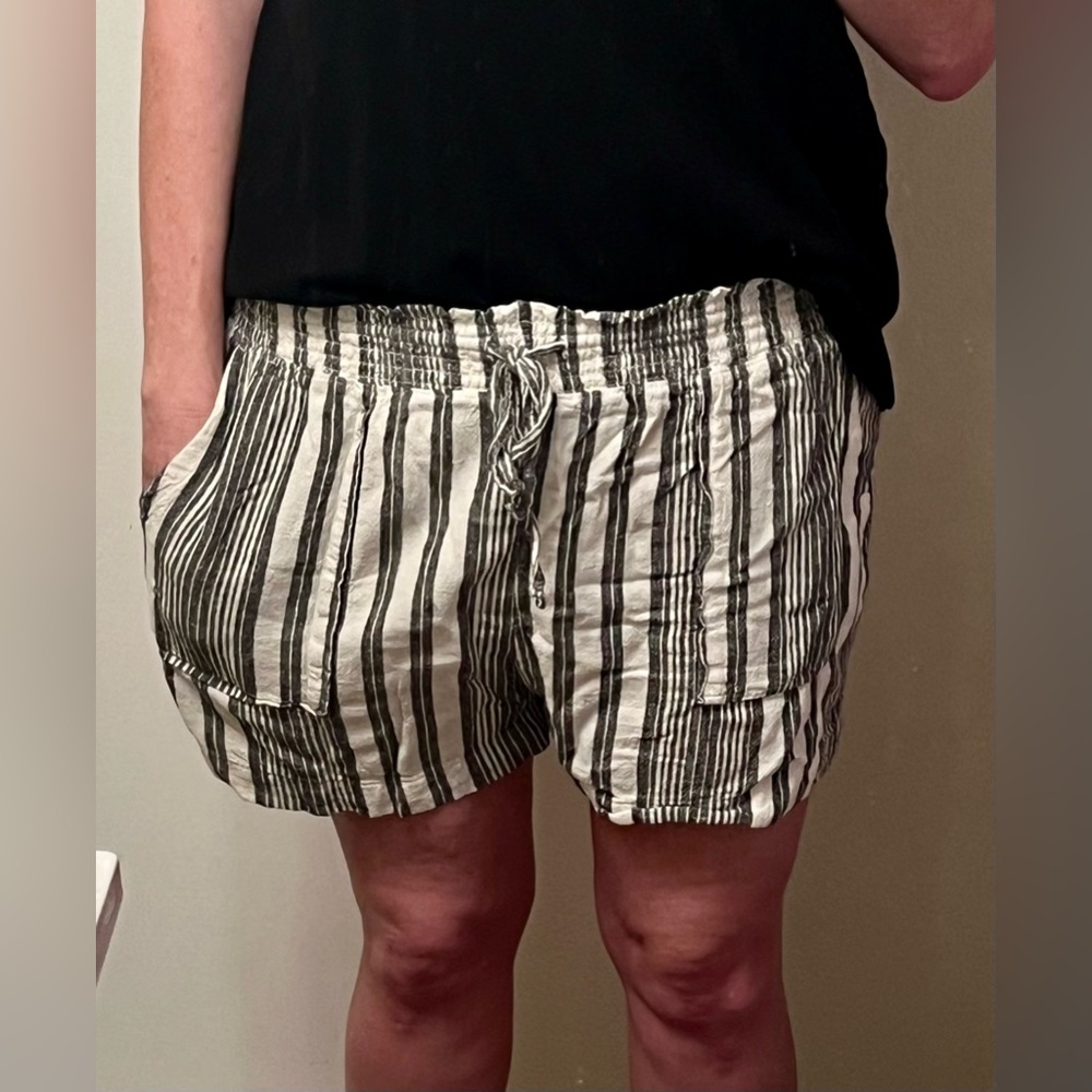 Time & Tru elastic band linen short w/ pockets & adjustable tie strap XL (16-18)